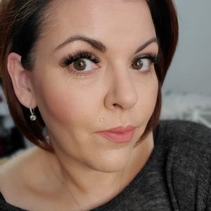 Meet your Posher, Connie